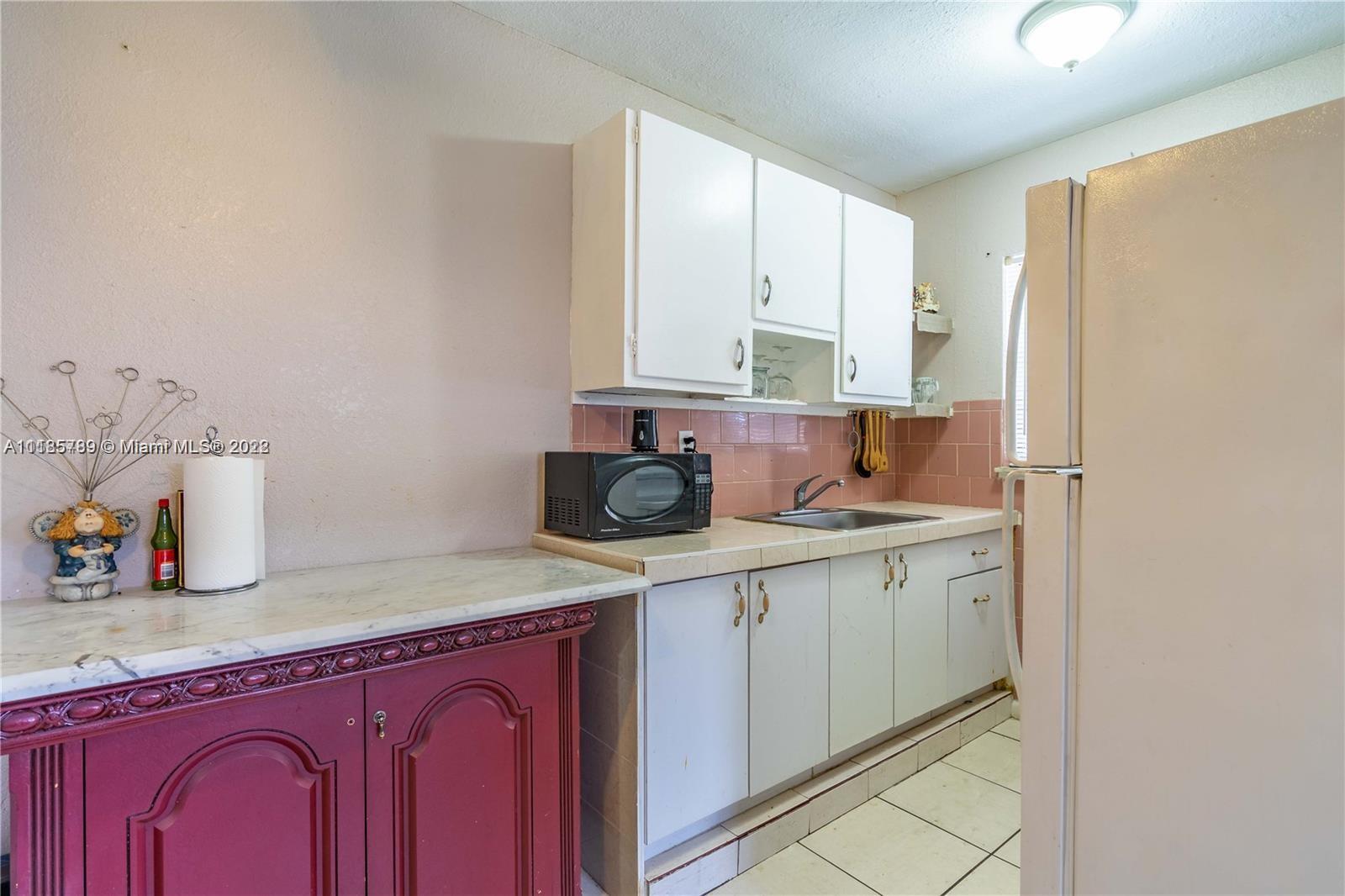 945 NW 22nd Pl