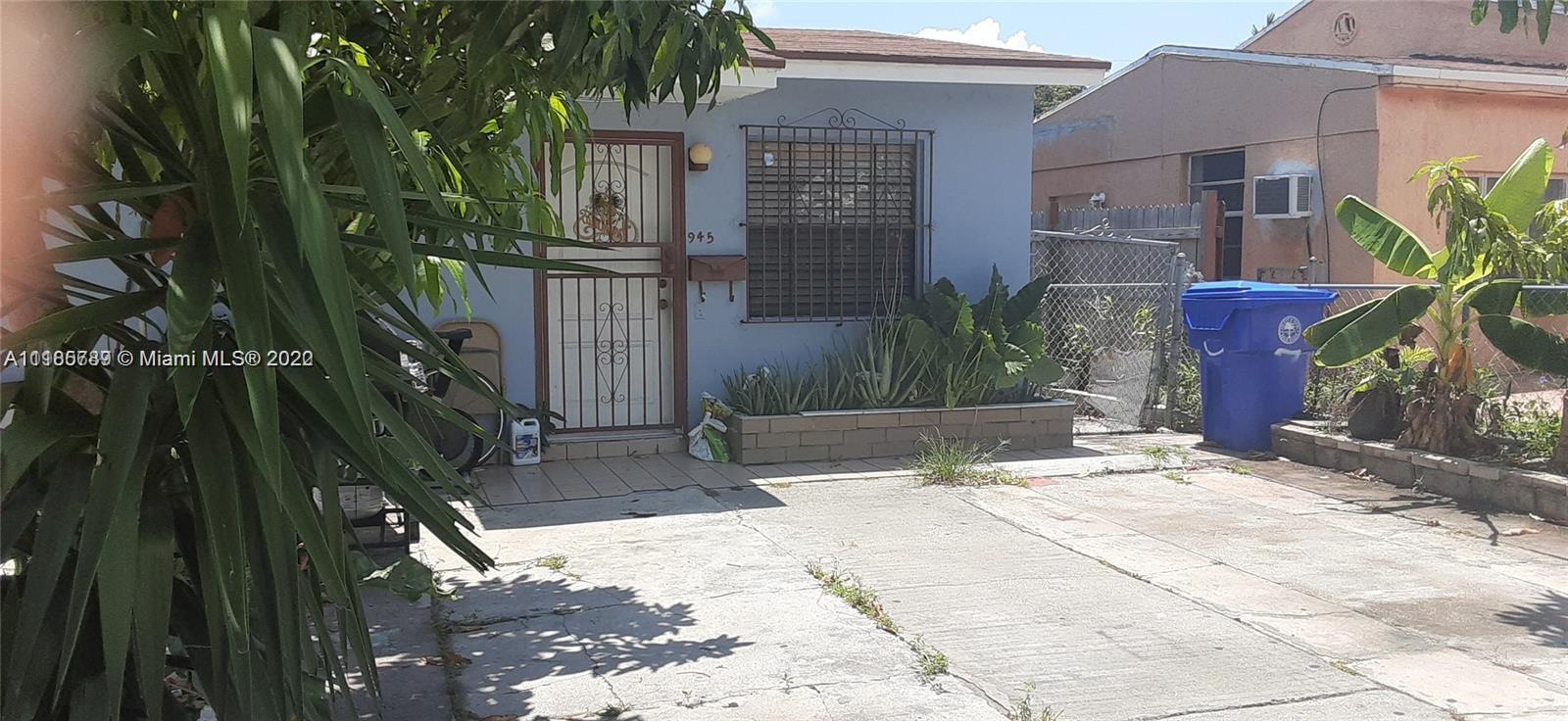 945 NW 22nd Pl