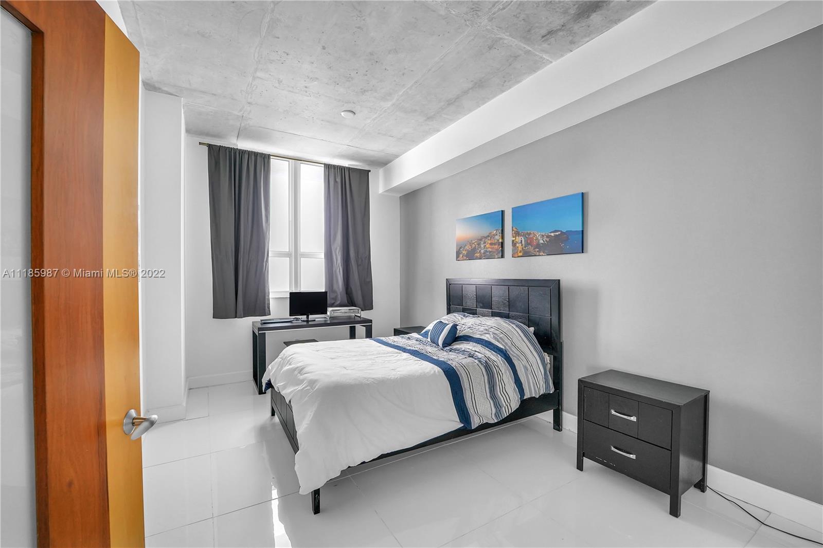 234 NE 3rd St Unit: 702