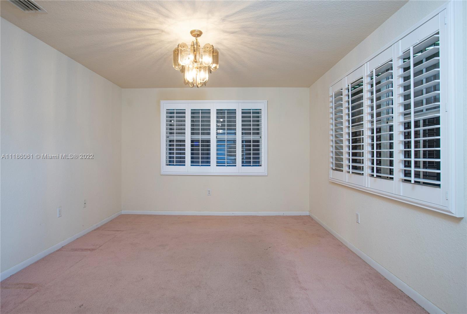 541 NW 12th St