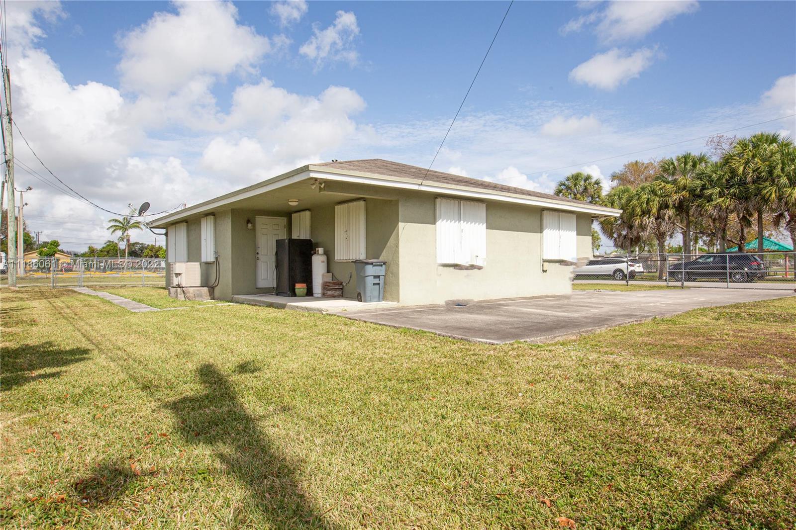 541 NW 12th St