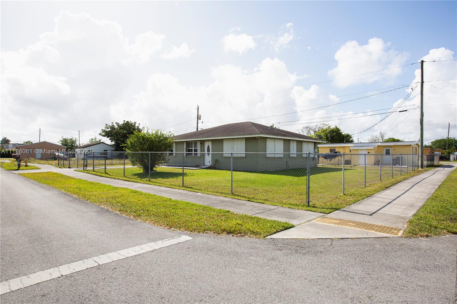 541 NW 12th St