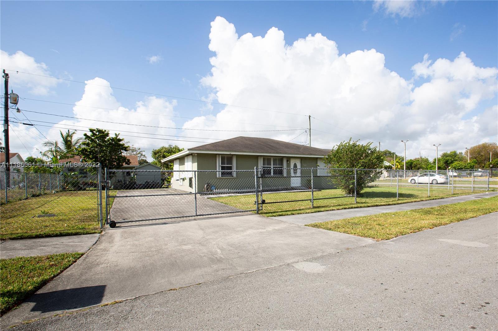 541 NW 12th St