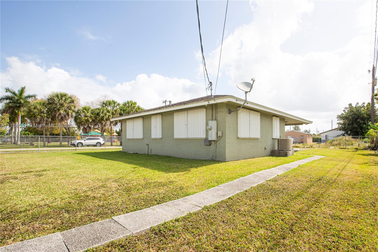 541 NW 12th St
