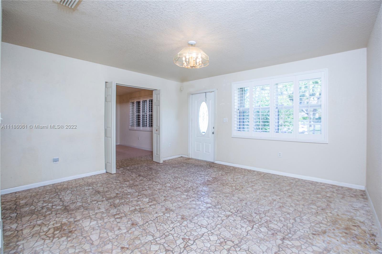 541 NW 12th St