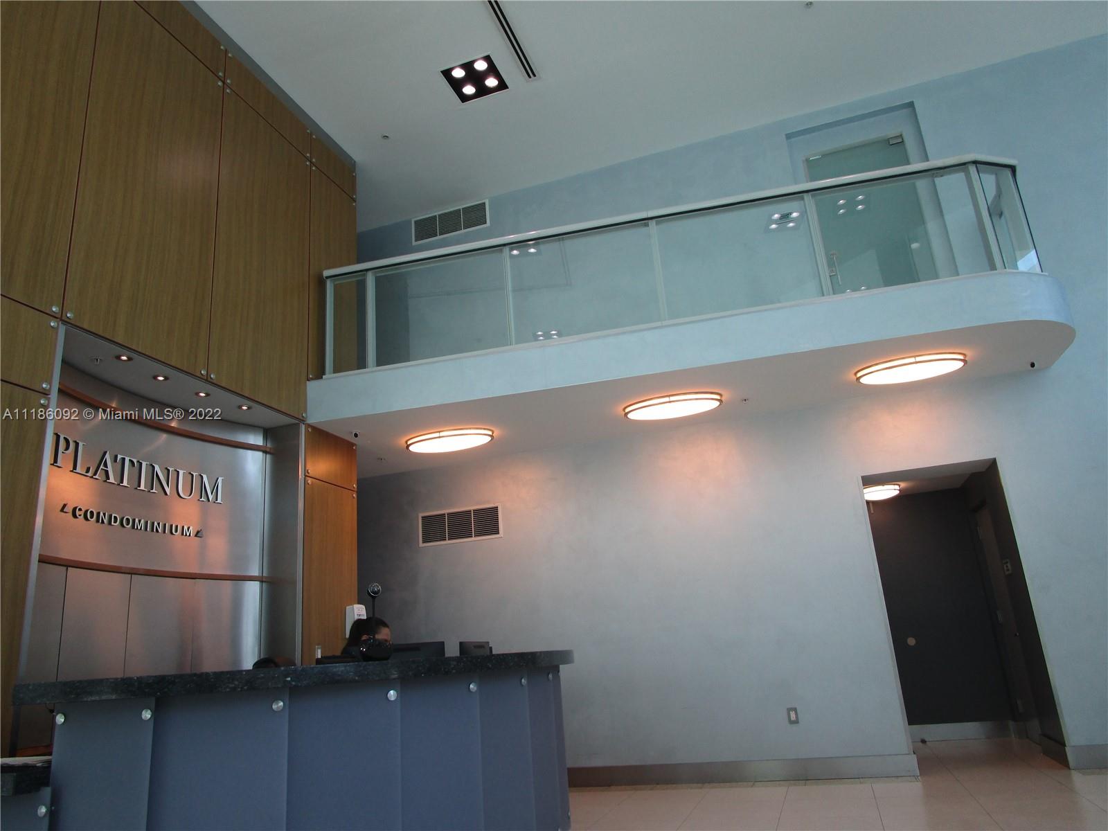 480 NE 30 Unit: 1206