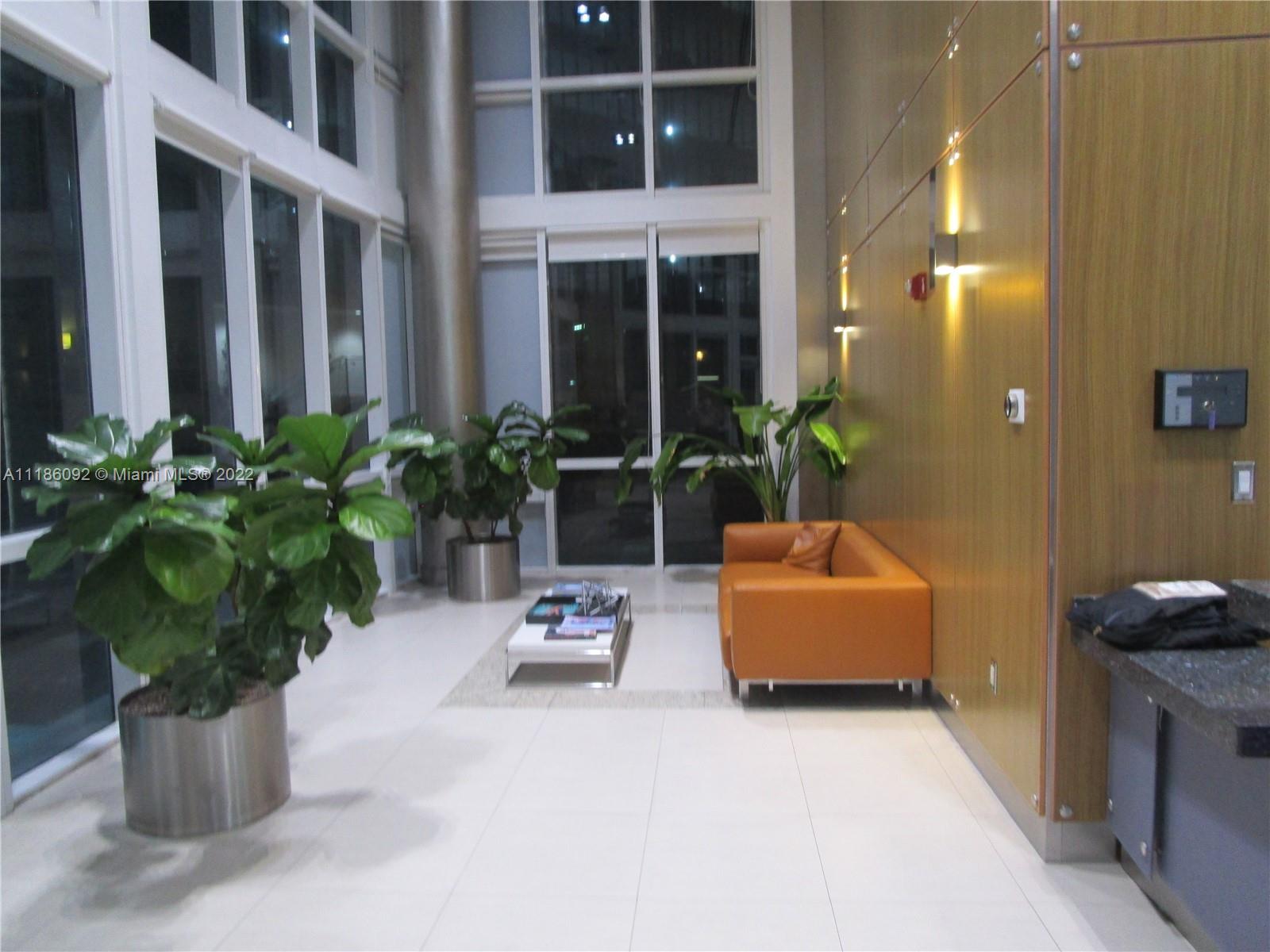 480 NE 30 Unit: 1206