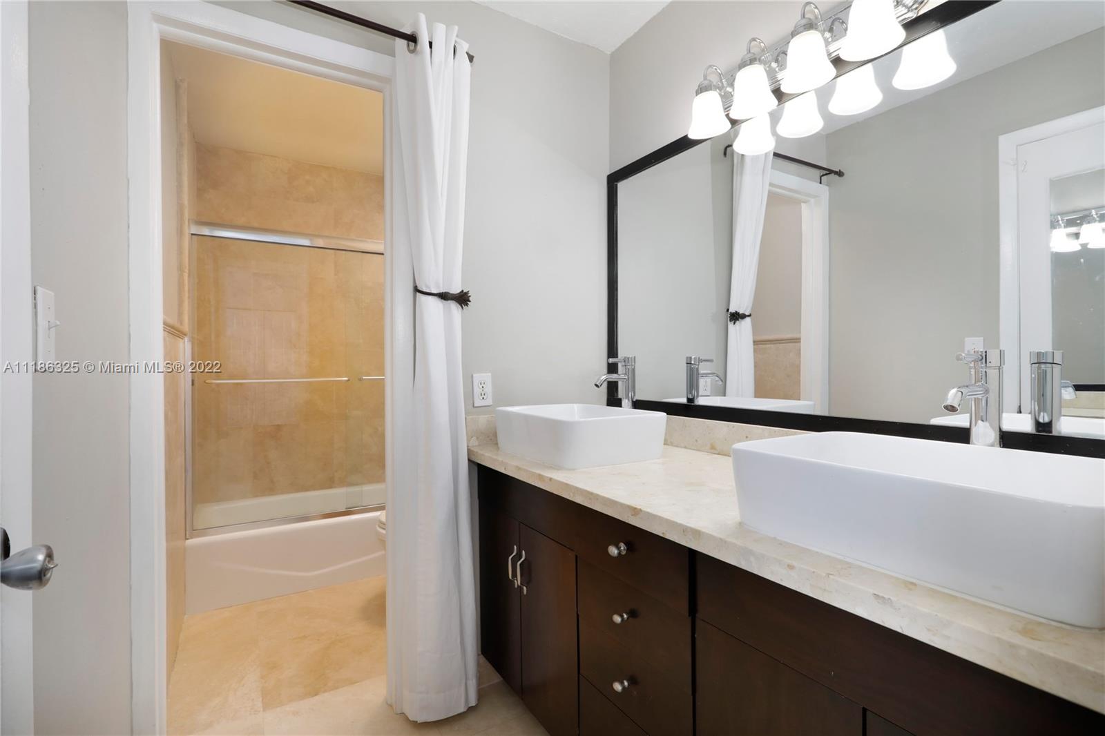 4700 SW 67th Ave Unit: P6