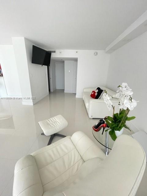 7601 E Treasure Dr Unit: 2223