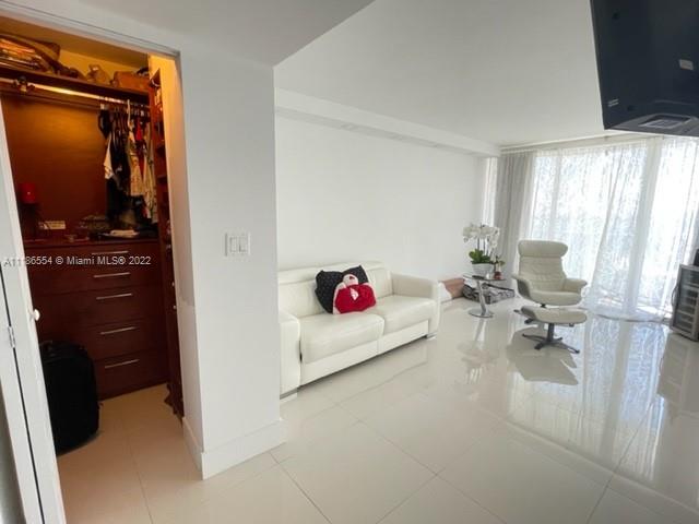 7601 E Treasure Dr Unit: 2223