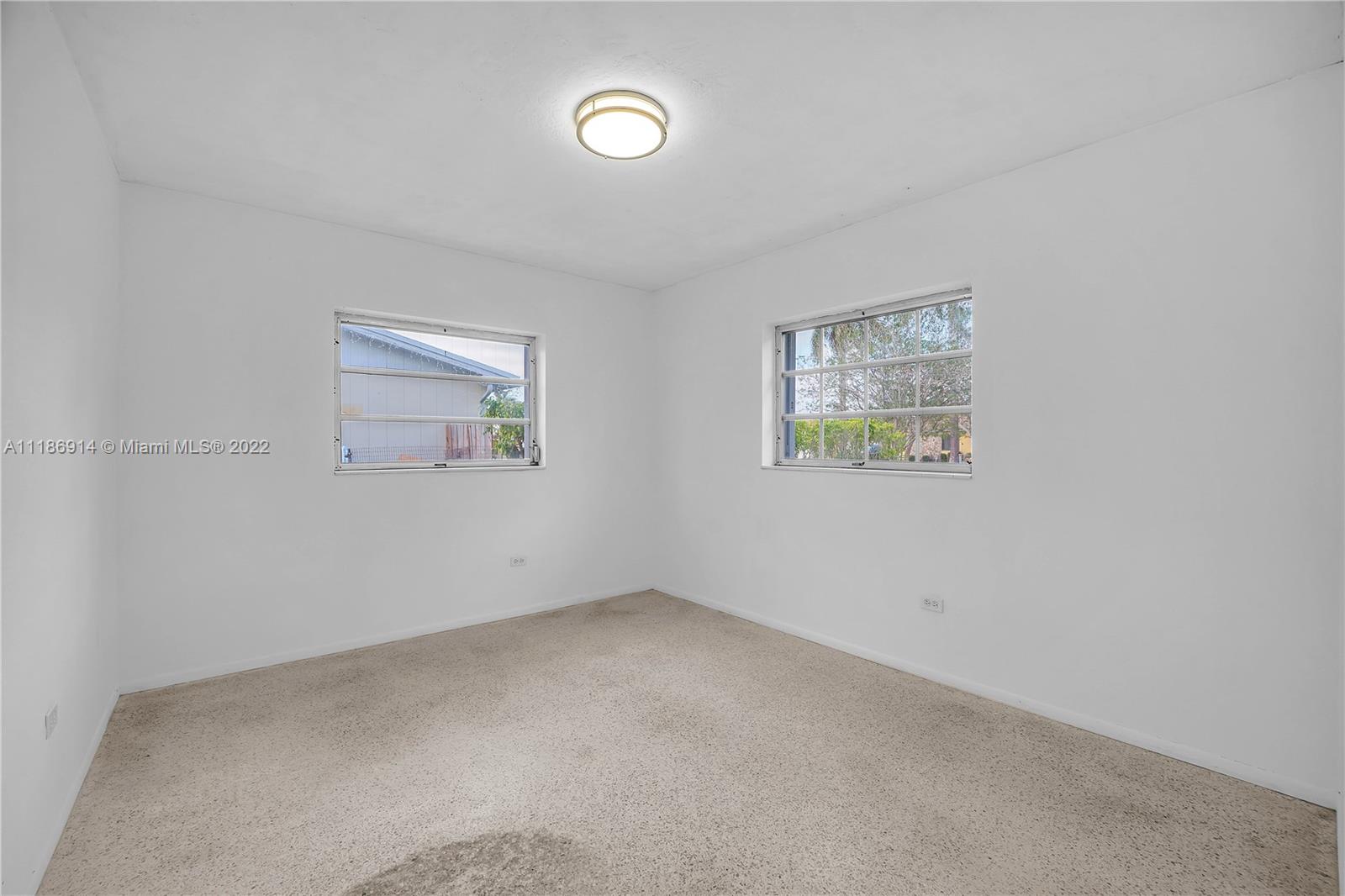 1621 SW 102nd Ave