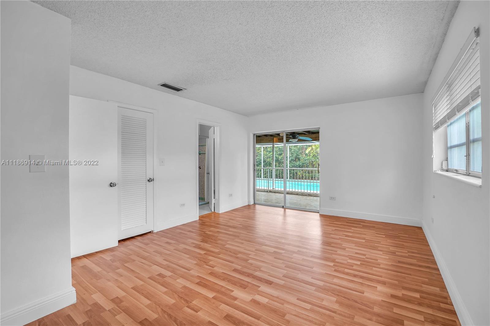 1621 SW 102nd Ave