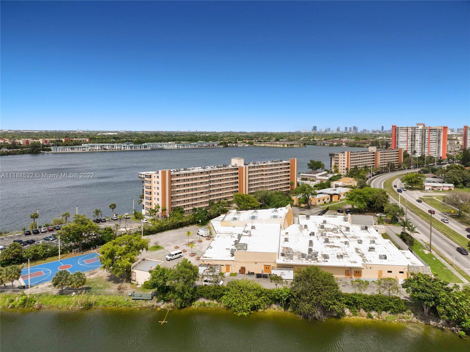 1075 NE Miami Gardens Dr Unit: 711