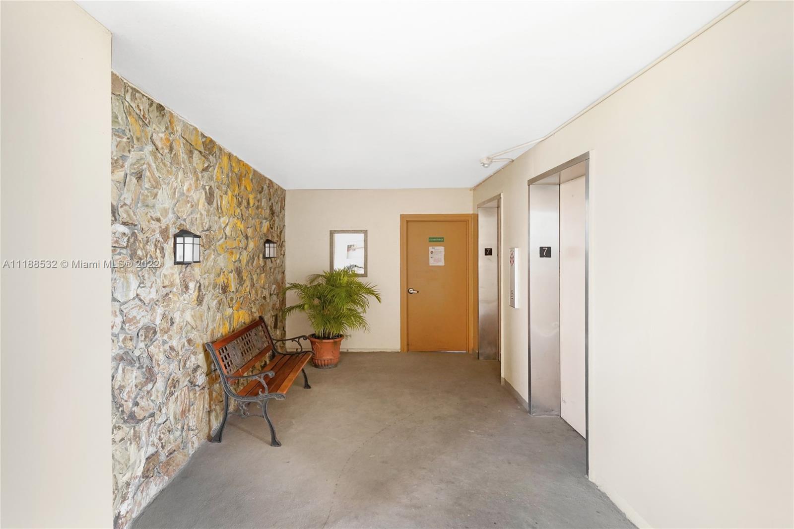 1075 NE Miami Gardens Dr Unit: 711