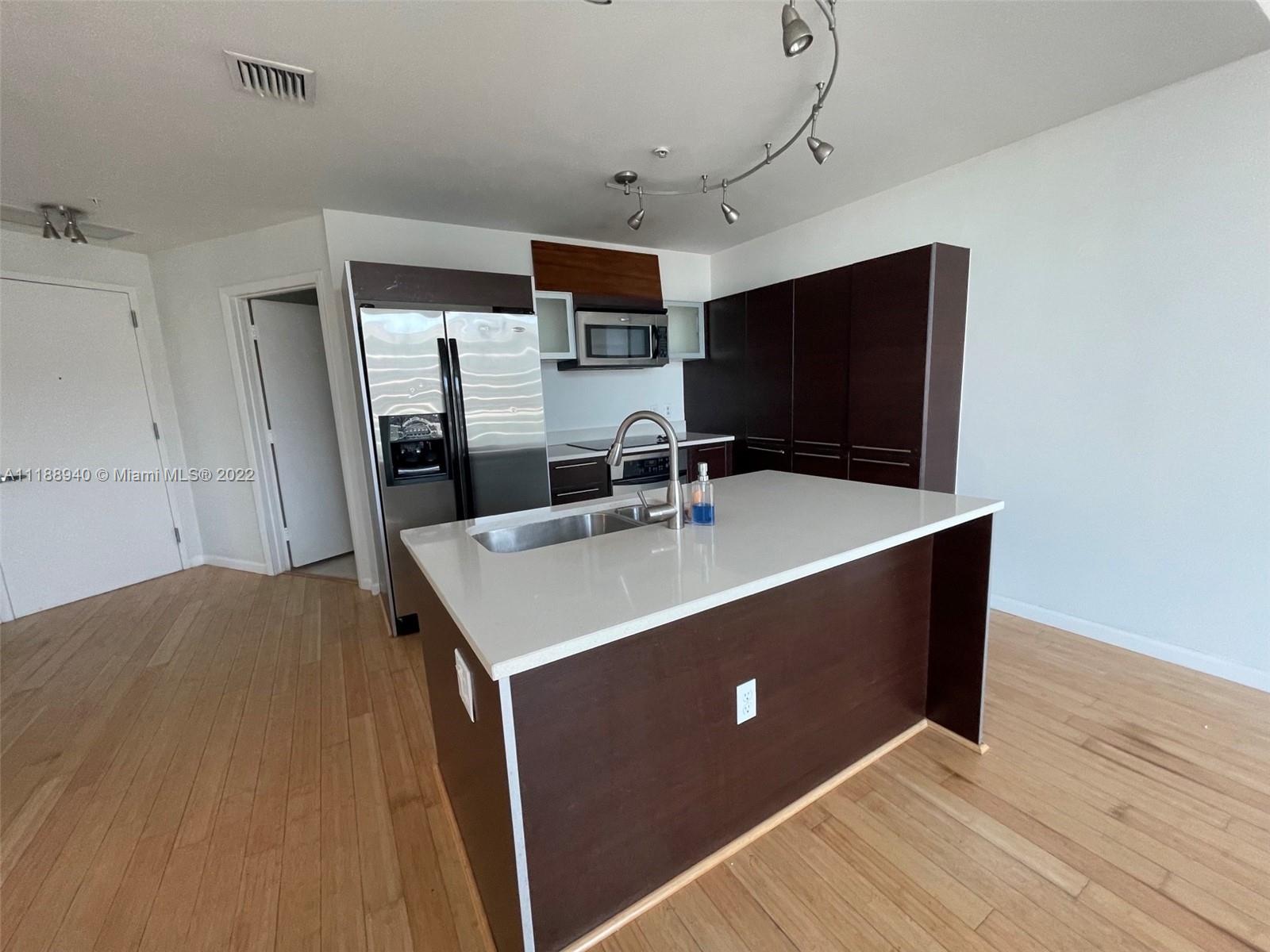 1900 N Bayshore Dr Unit: 4807