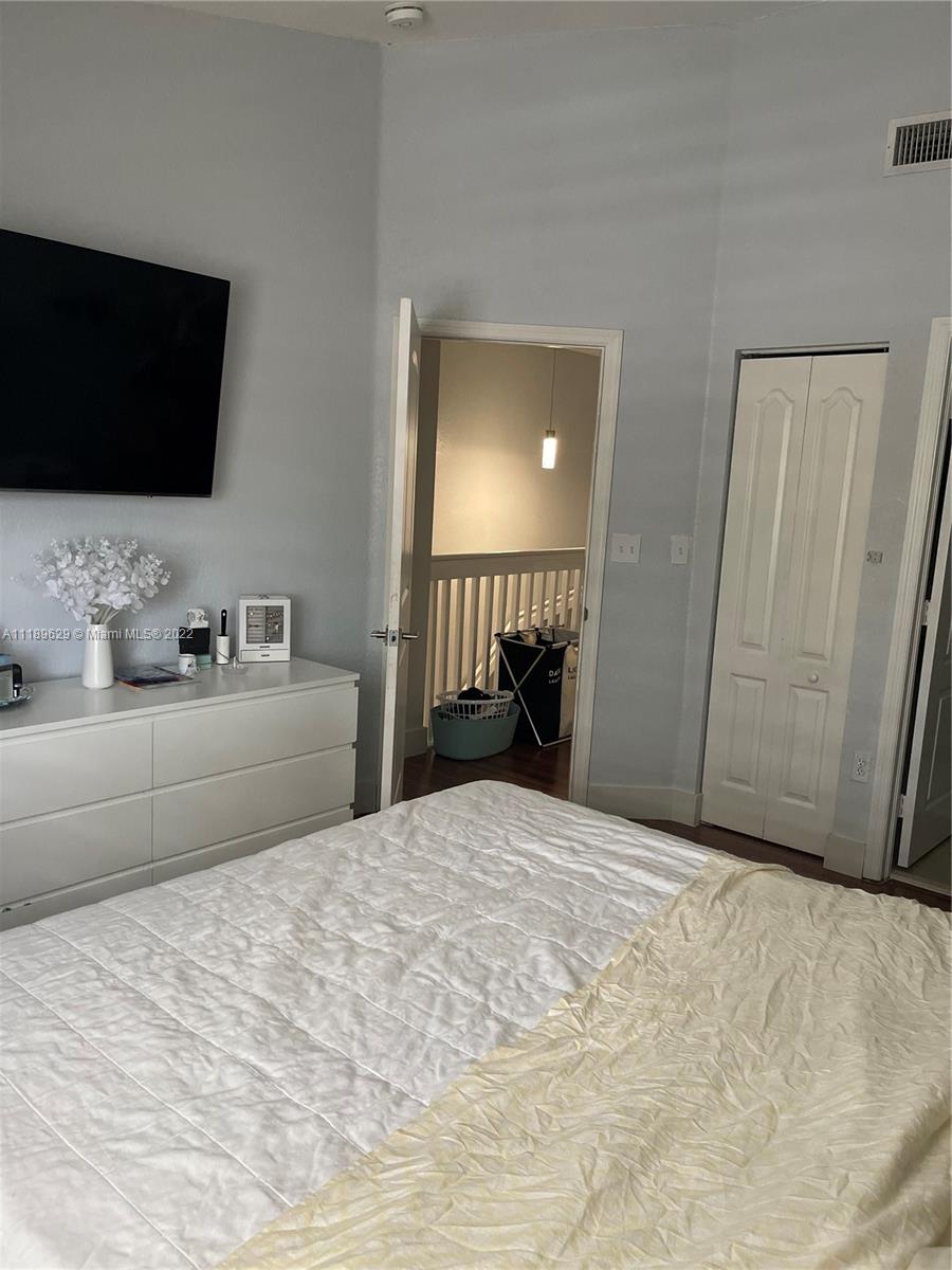 12067 SW 140th Ter Unit: 5-20