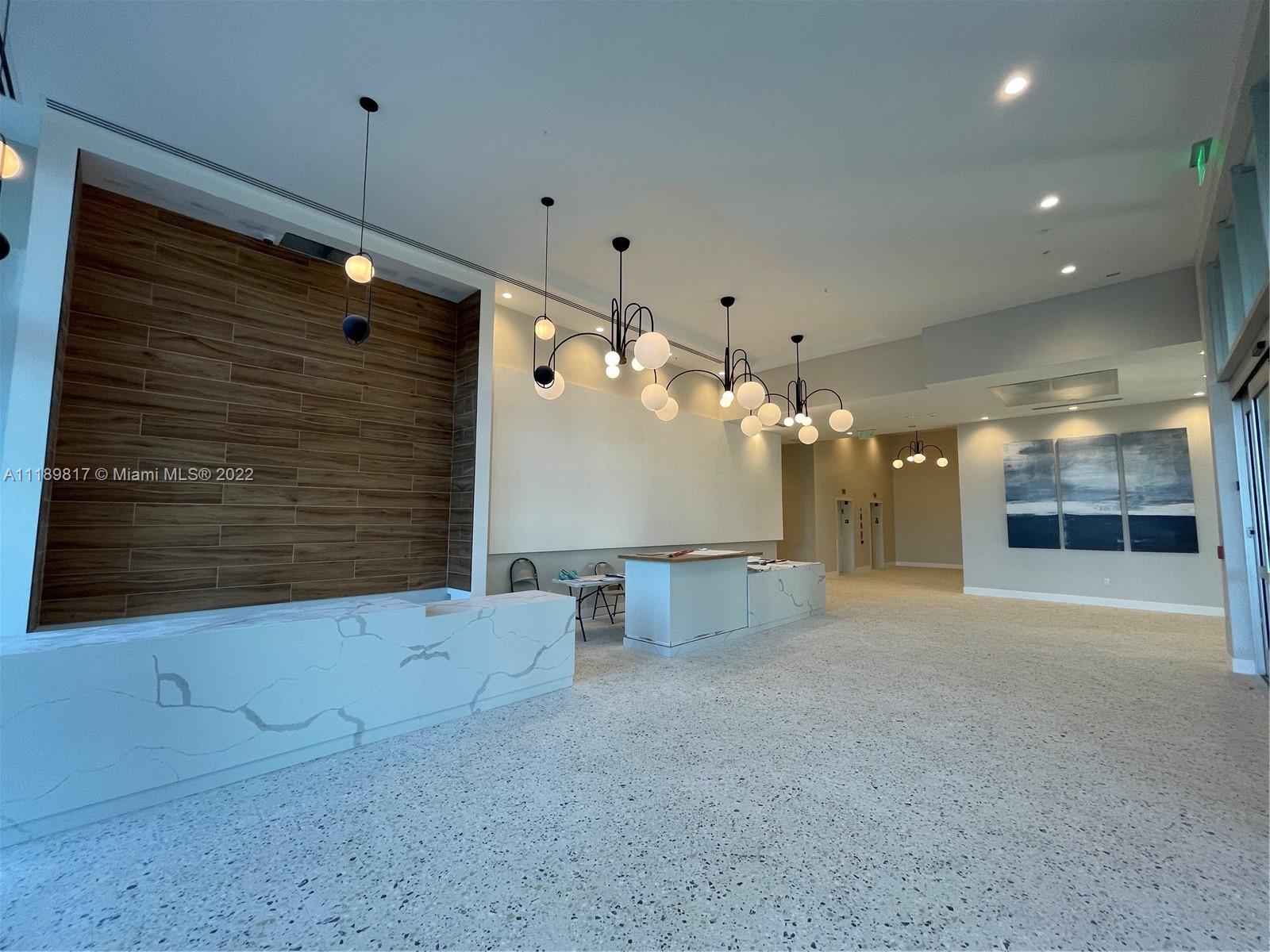 2820 NE 214th St Unit: 904