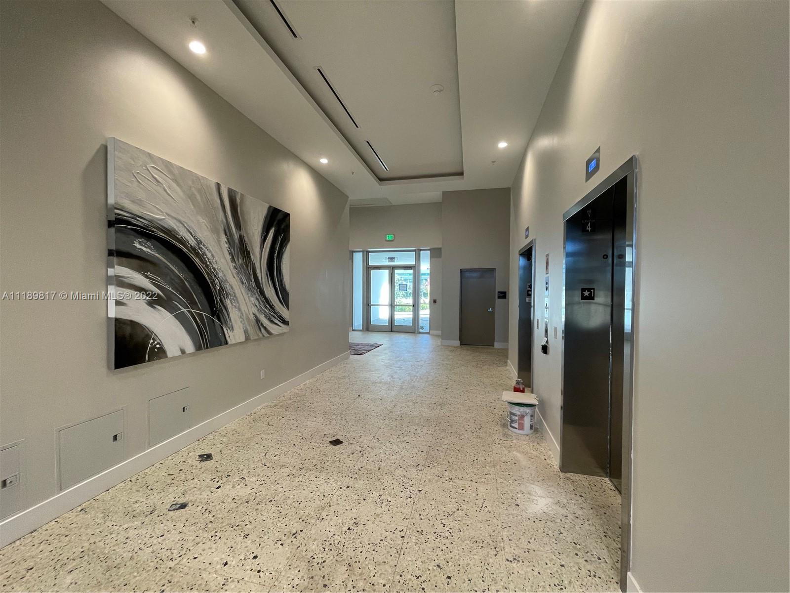 2820 NE 214th St Unit: 904