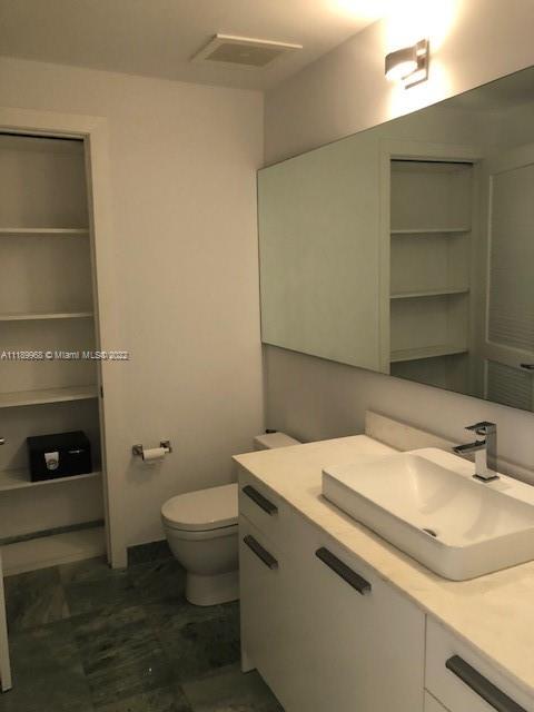 1050 Brickell Ave Unit: 2522