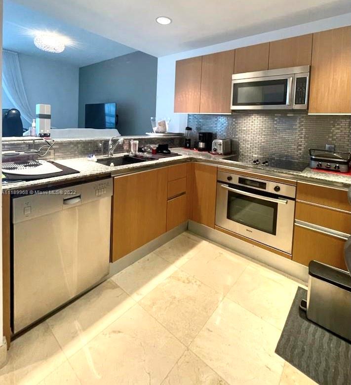 1050 Brickell Ave Unit: 2522