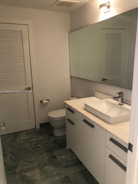1050 Brickell Ave Unit: 2522