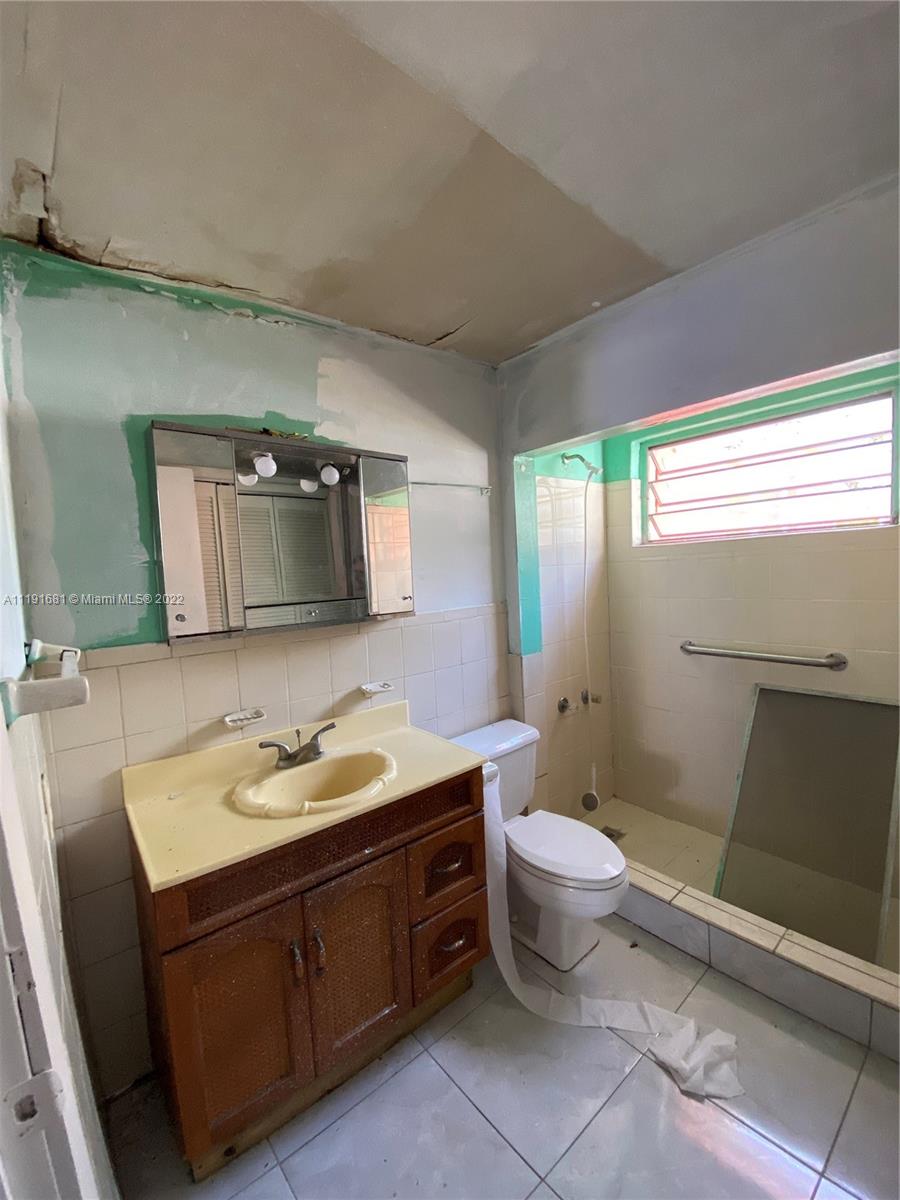 2481 NW 30th St
