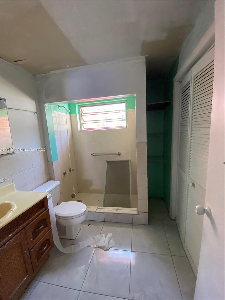 2481 NW 30th St