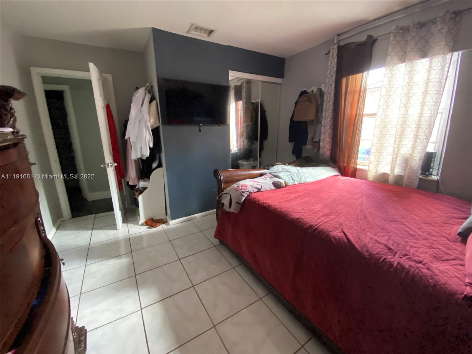 2481 NW 30th St