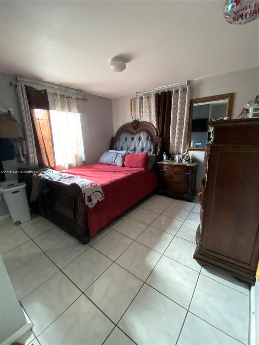 2481 NW 30th St