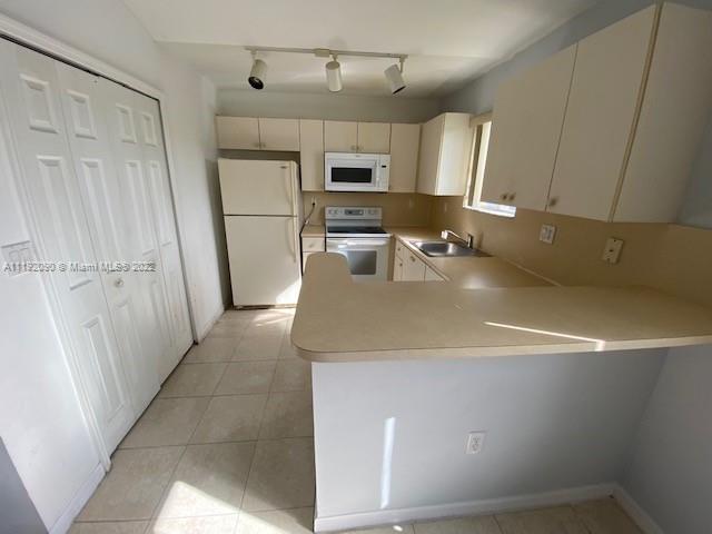 985 NE 34th Ave Unit: 201