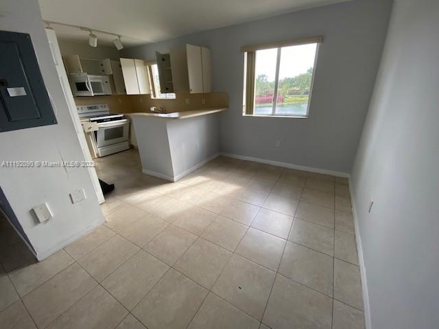 985 NE 34th Ave Unit: 201