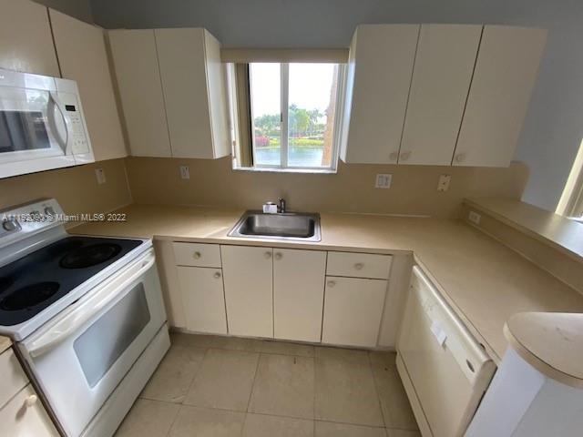 985 NE 34th Ave Unit: 201