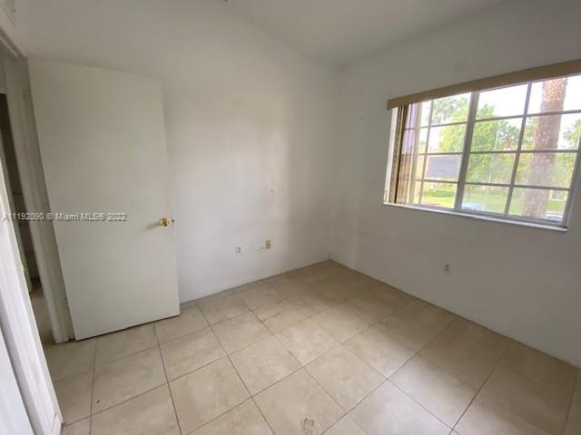985 NE 34th Ave Unit: 201
