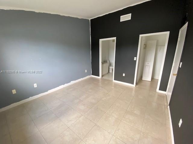 985 NE 34th Ave Unit: 201