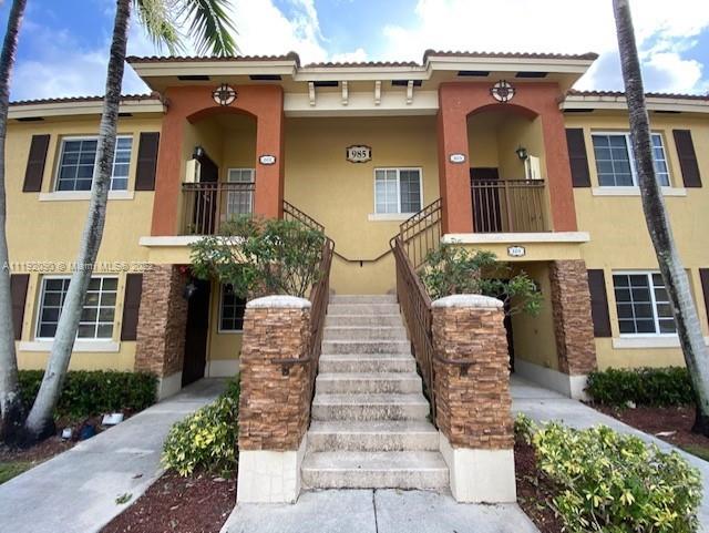 985 NE 34th Ave Unit: 201