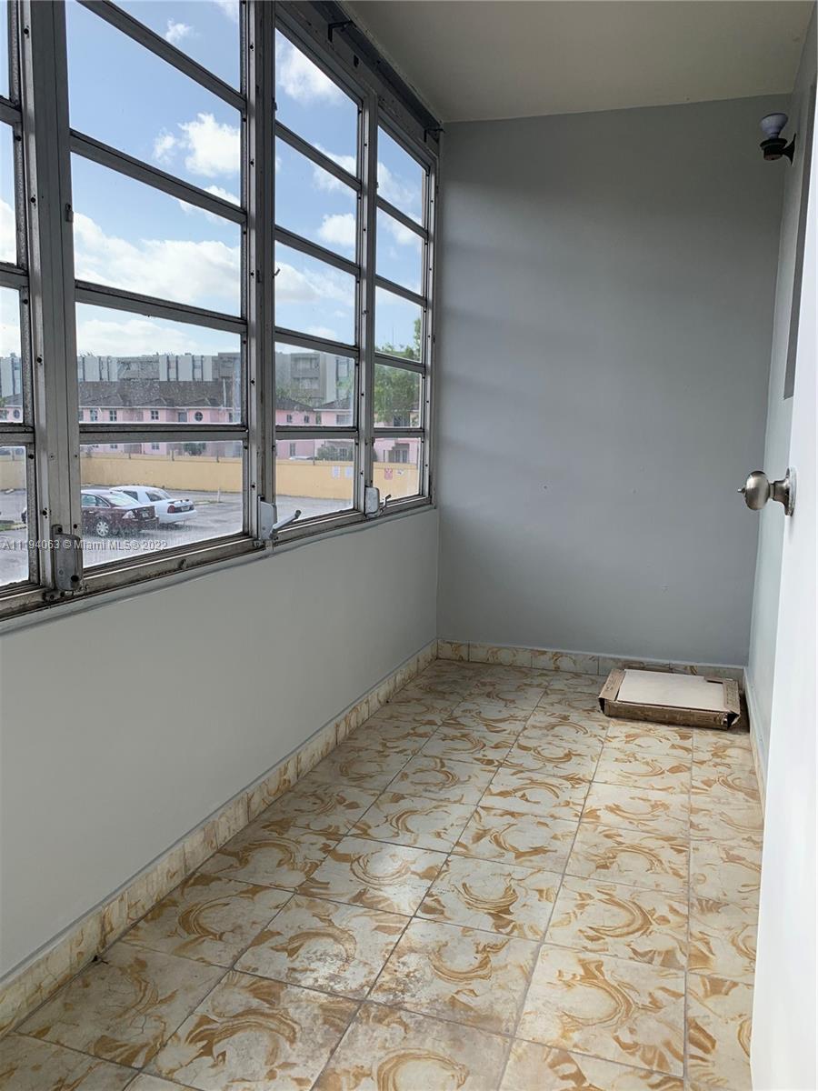 160 Royal Palm Rd Unit: 216