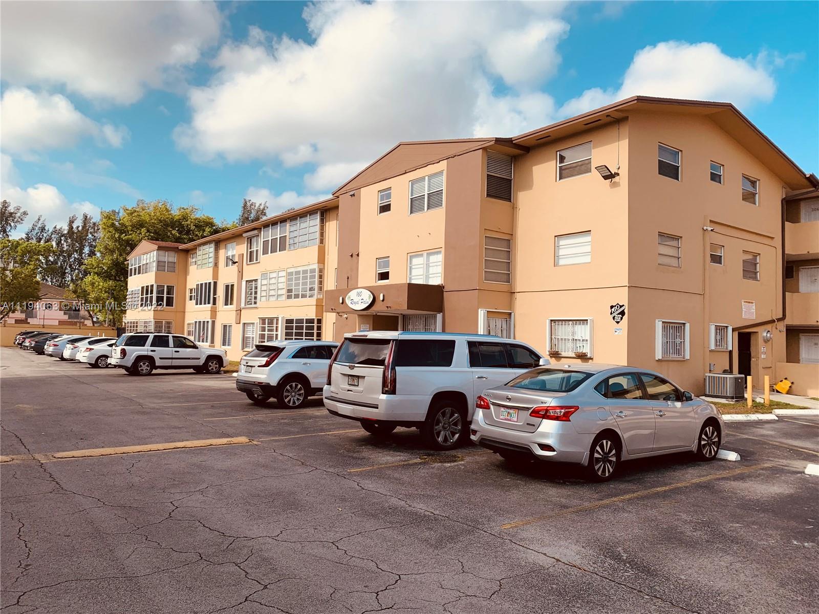 160 Royal Palm Rd Unit: 216