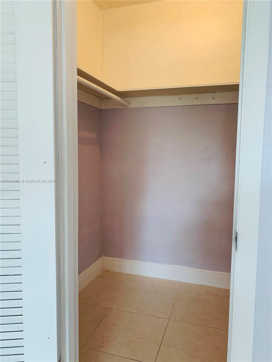 160 Royal Palm Rd Unit: 216