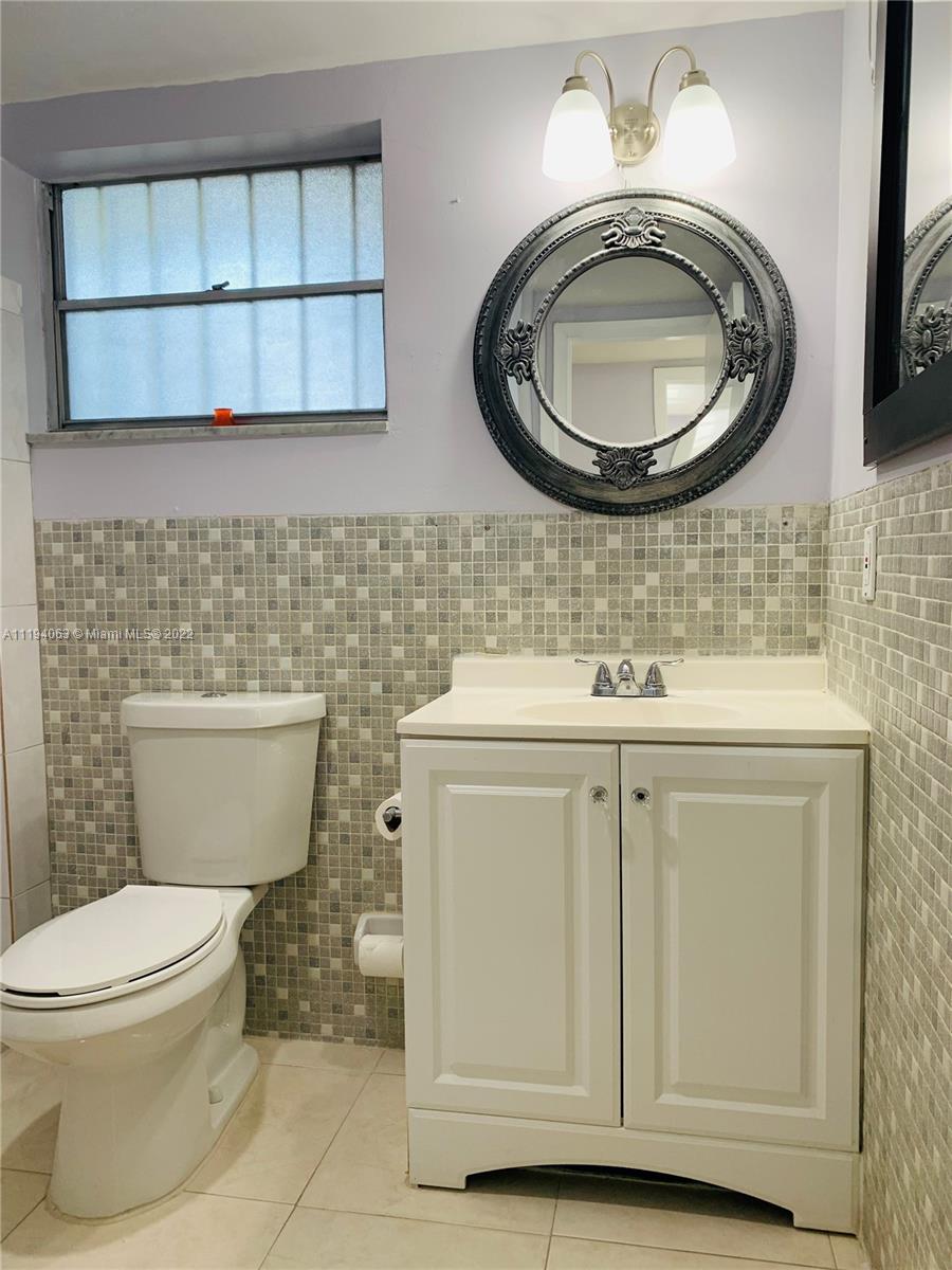 160 Royal Palm Rd Unit: 216