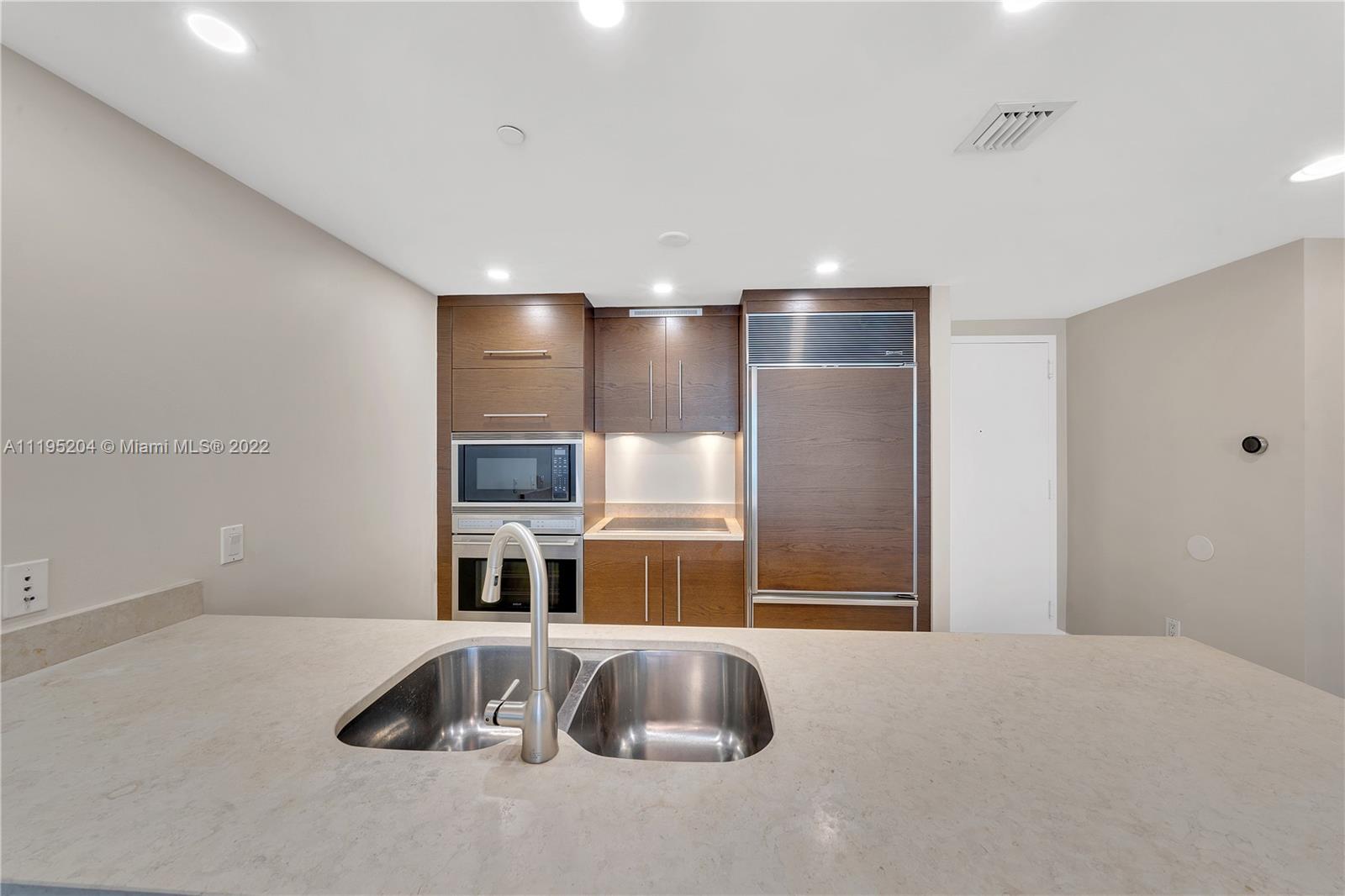 475 Brickell Ave Unit: 4211