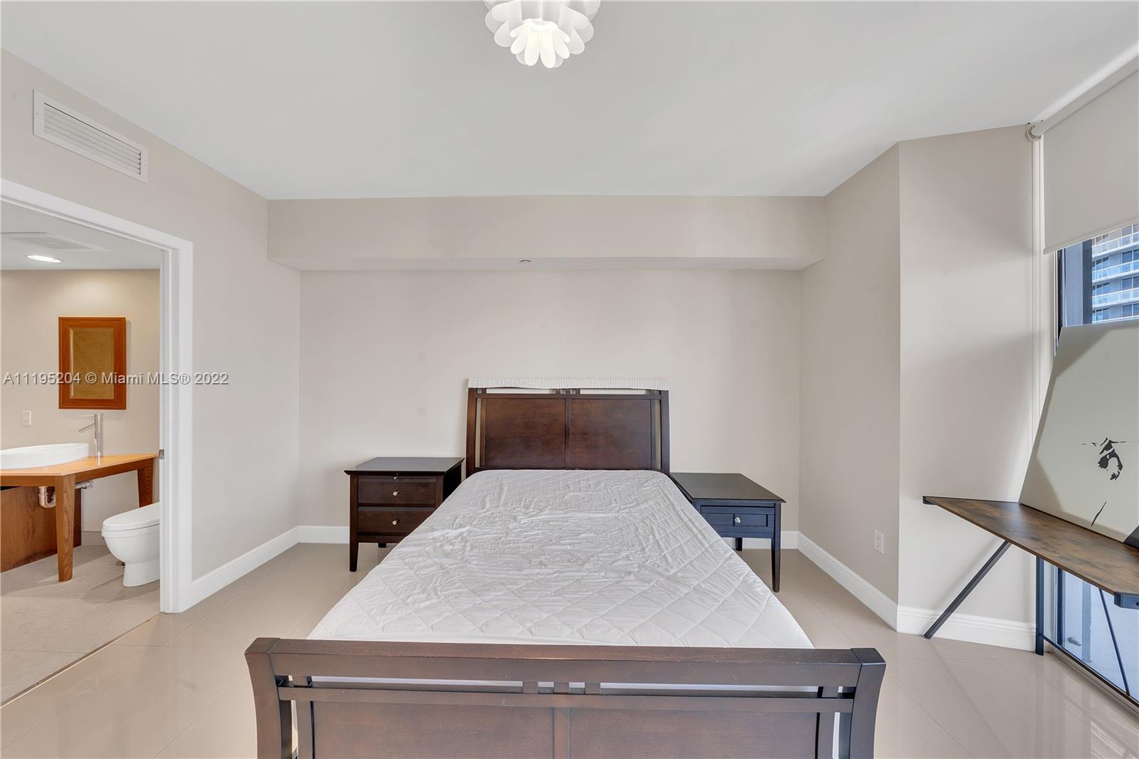 475 Brickell Ave Unit: 4211