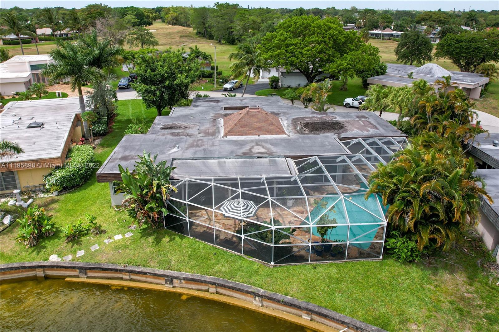 6106 Royal Poinciana Ln