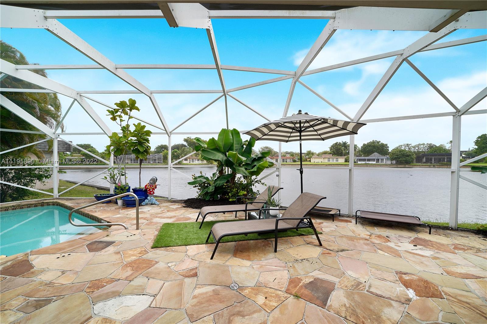 6106 Royal Poinciana Ln