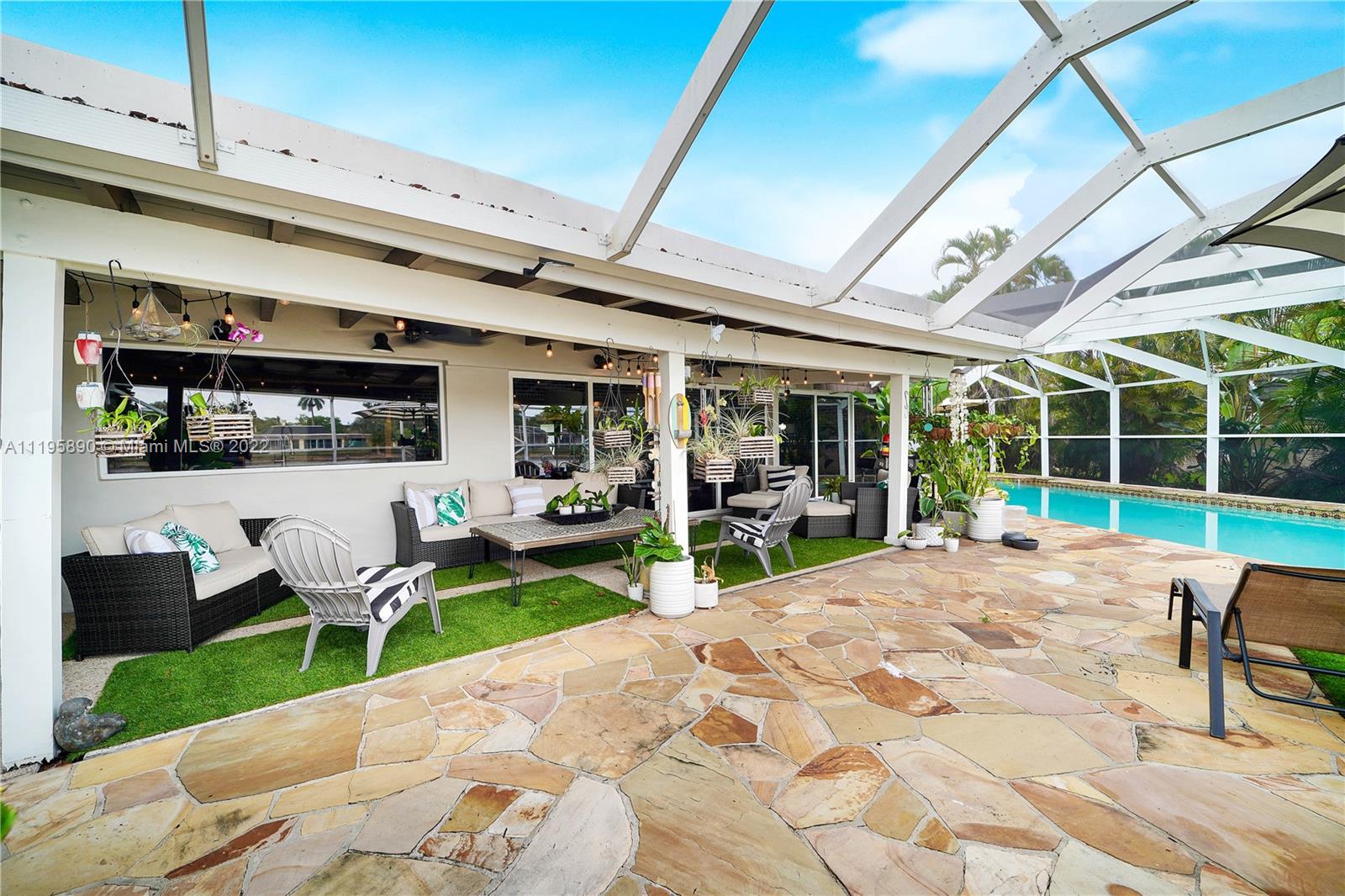 6106 Royal Poinciana Ln