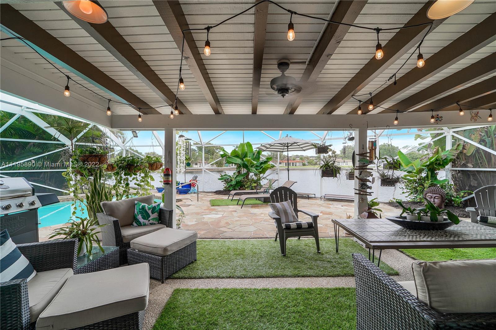 6106 Royal Poinciana Ln