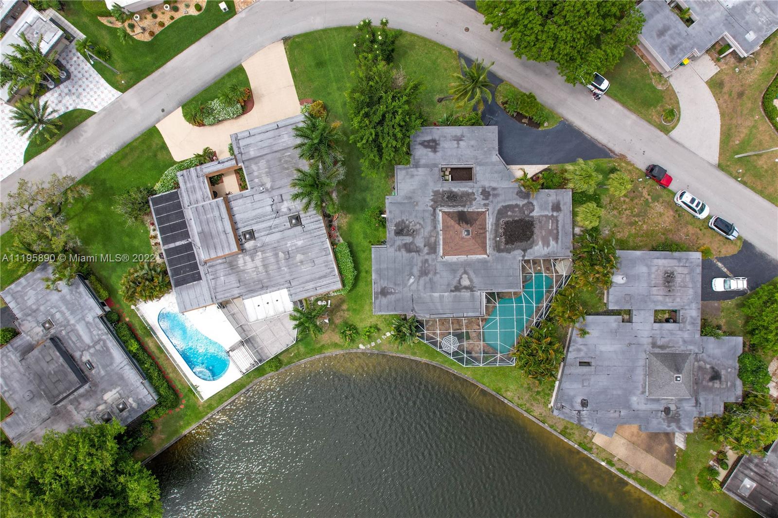 6106 Royal Poinciana Ln