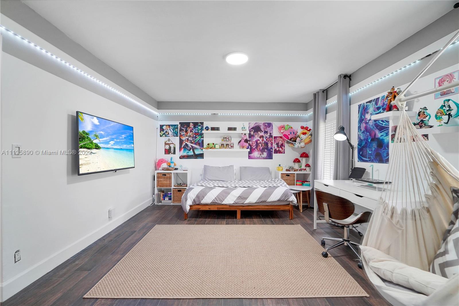 6106 Royal Poinciana Ln