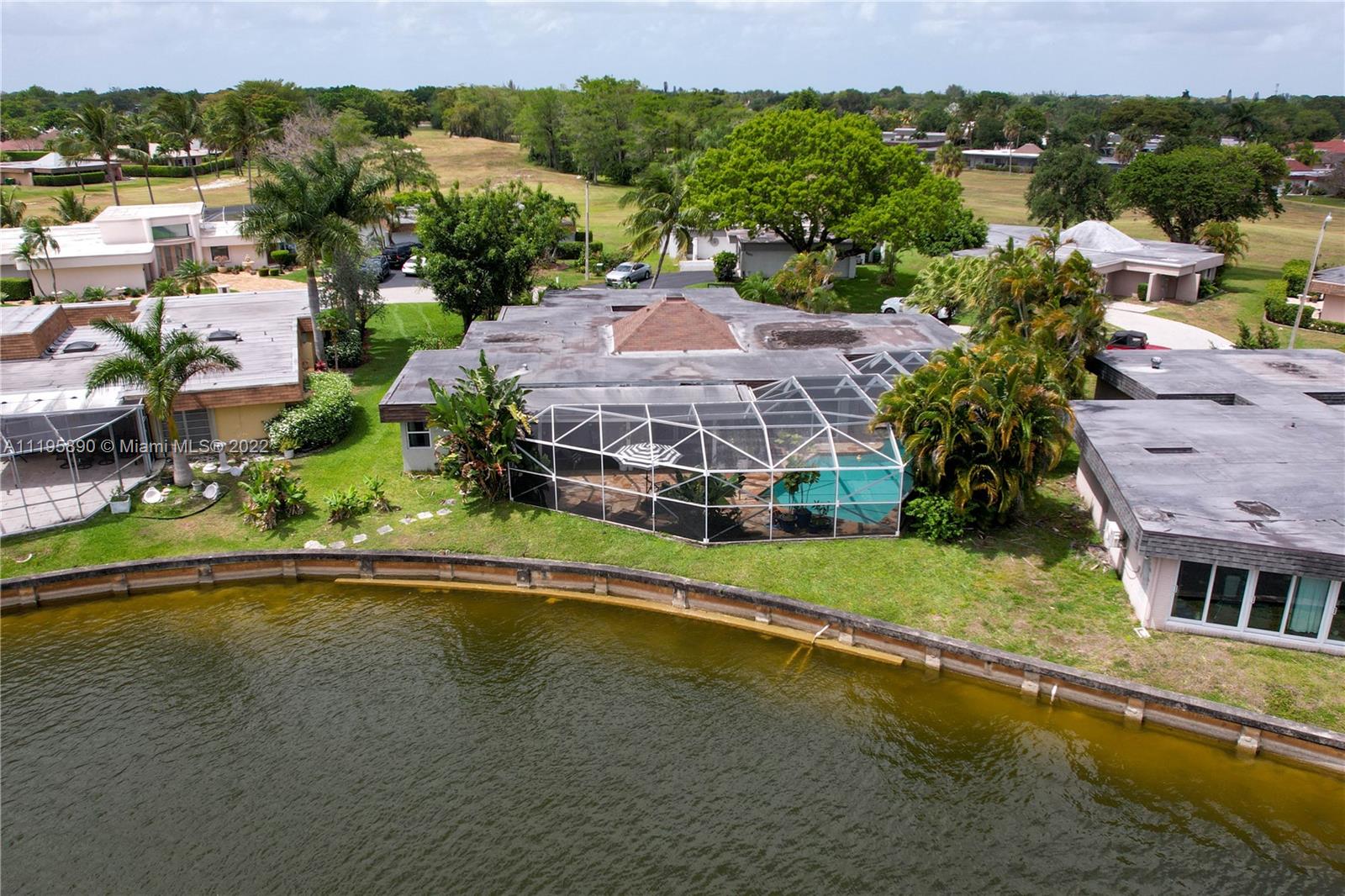 6106 Royal Poinciana Ln