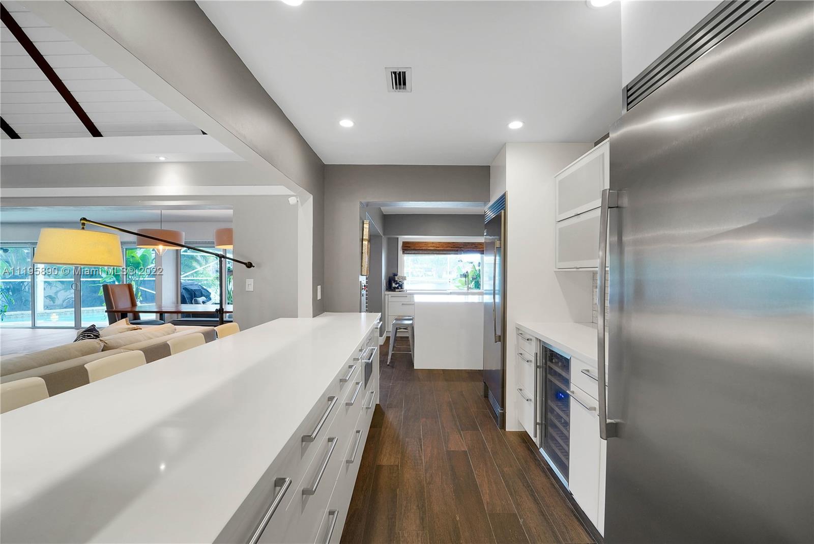 6106 Royal Poinciana Ln