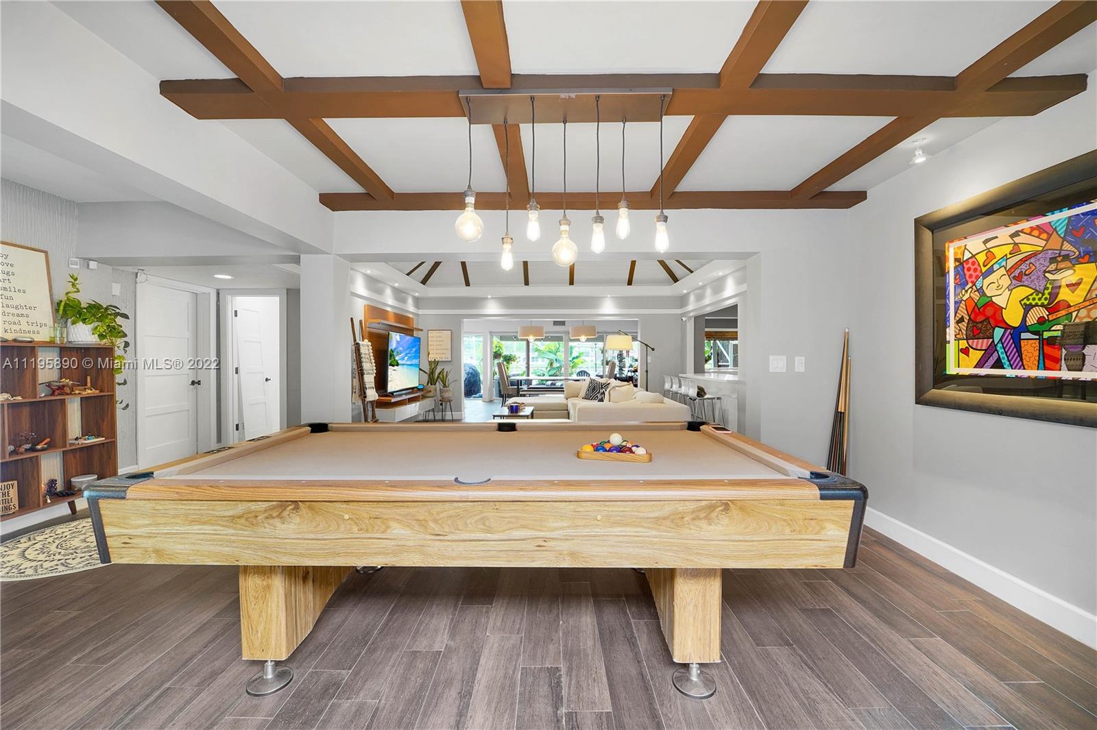 6106 Royal Poinciana Ln